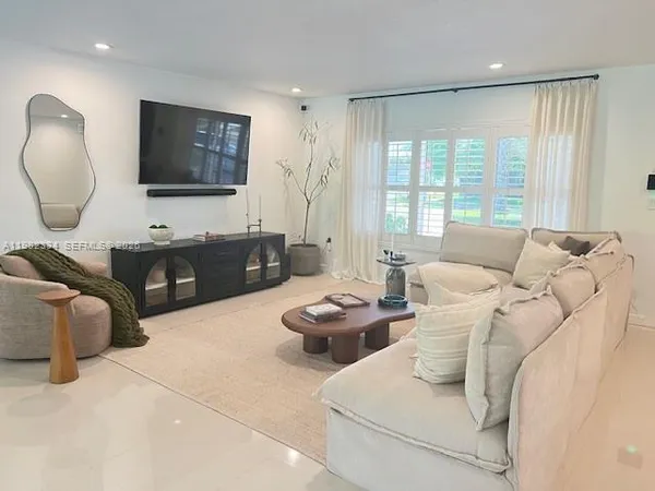 $5,000 | 7901 Northwest 171st Street, Hialeah, FL 33015