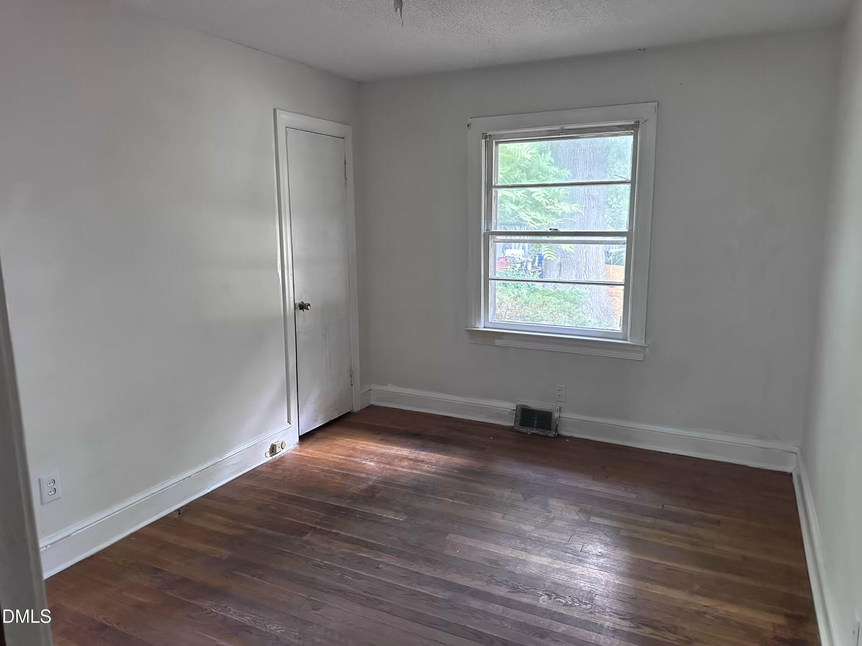 2920 Okelly Street Raleigh, NC 27607 - Photo 11 of 20 IMG_5809