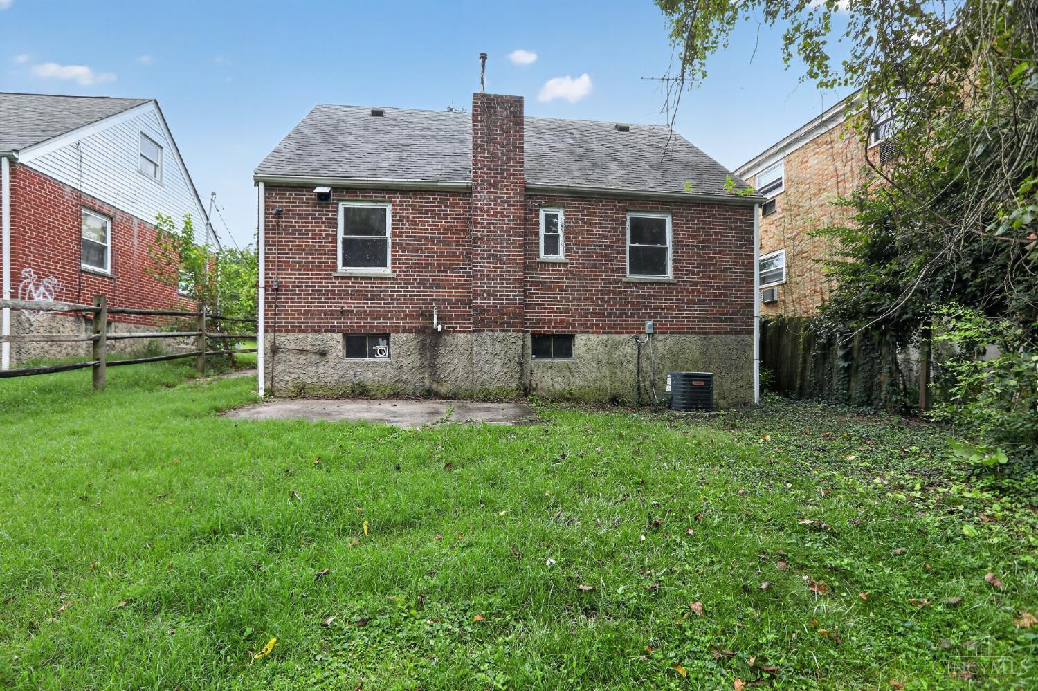 8243 Daly Road Cincinnati, OH 45231 - Photo 6 of 30 Gallery Image 6