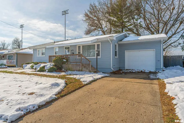 $179,000 | 11 Tulip Drive, Lincoln, IL 62656