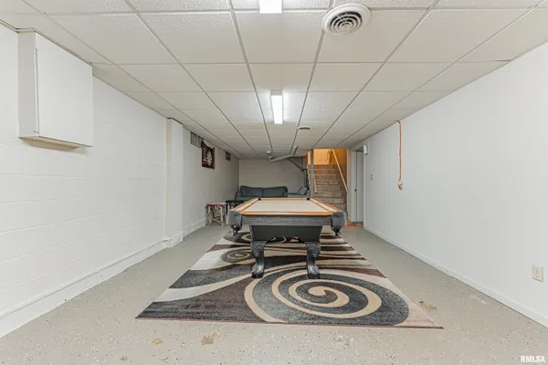 $179,000 | 11 Tulip Drive, Lincoln, IL 62656