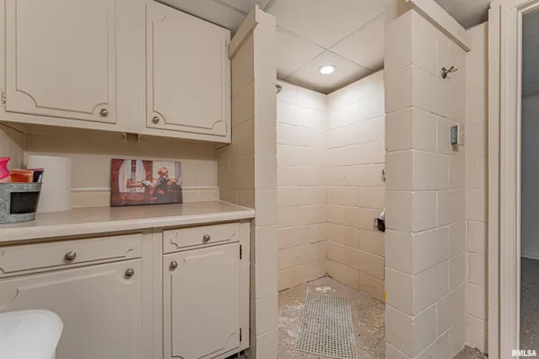 $179,000 | 11 Tulip Drive, Lincoln, IL 62656