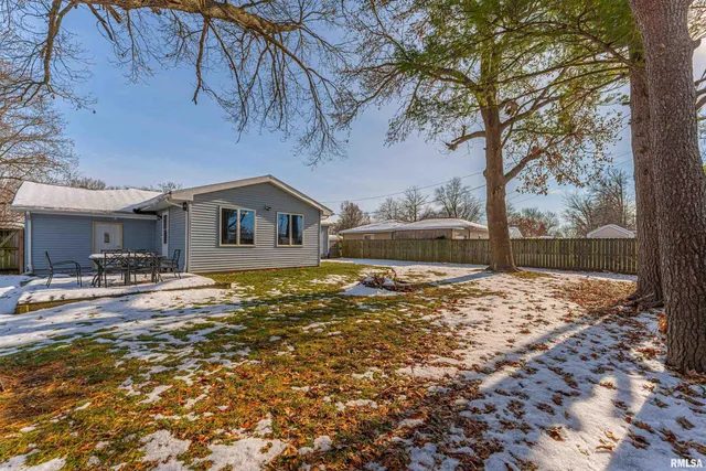 $179,000 | 11 Tulip Drive, Lincoln, IL 62656