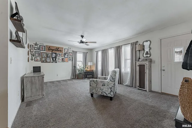 $179,000 | 11 Tulip Drive, Lincoln, IL 62656