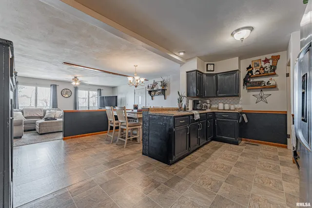 $179,000 | 11 Tulip Drive, Lincoln, IL 62656