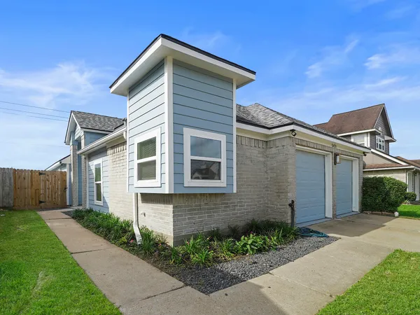 $270,000 | 6431 Marinwood Drive, Houston, TX 77053