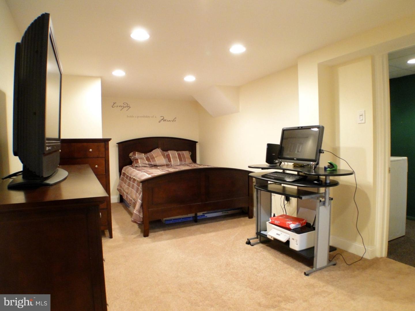 12814 Cabell Road Philadelphia, PA 19154 - Photo 18 of 25 Bedroom 4