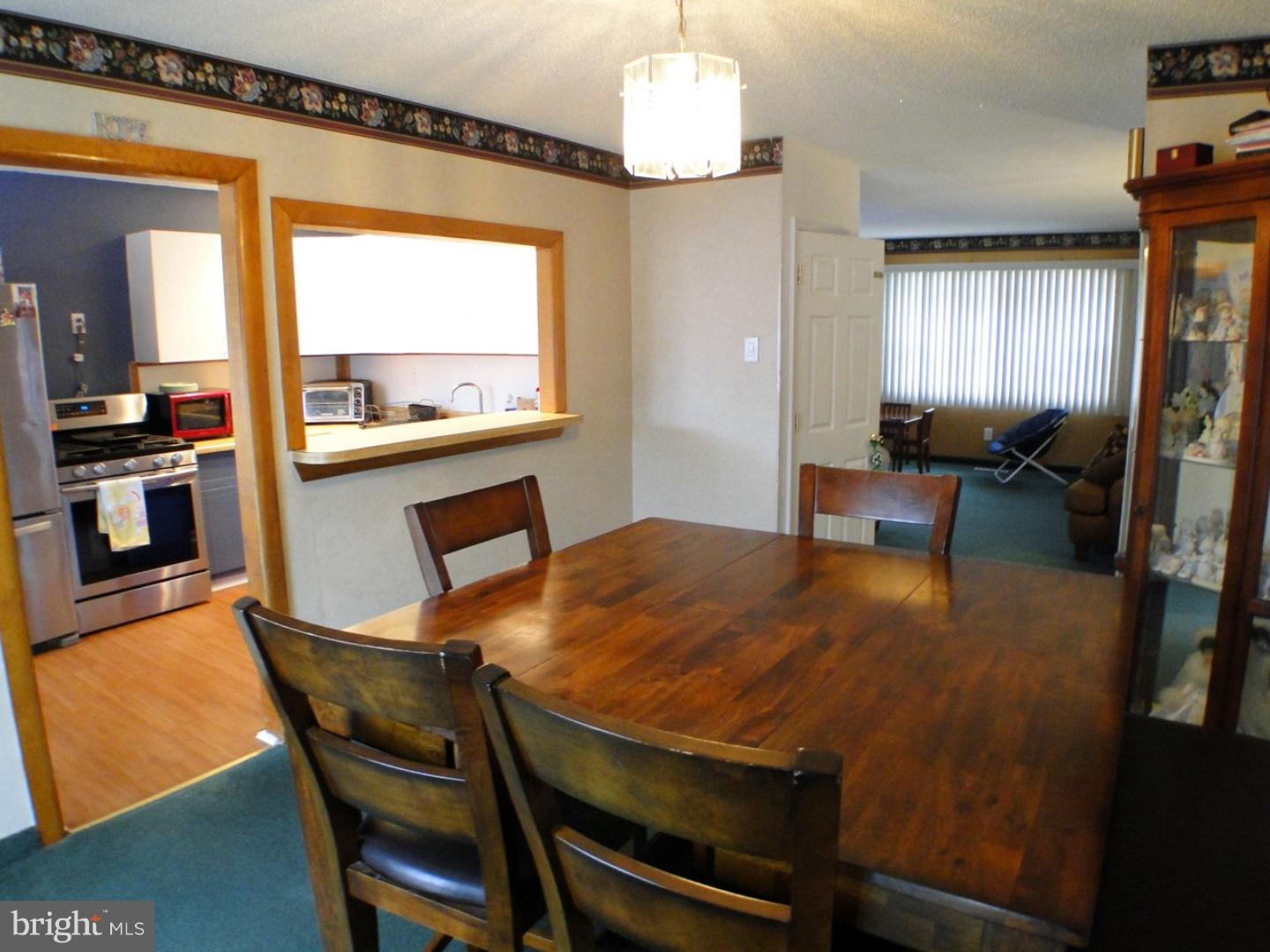 12814 Cabell Road Philadelphia, PA 19154 - Photo 5 of 25 Dining Room