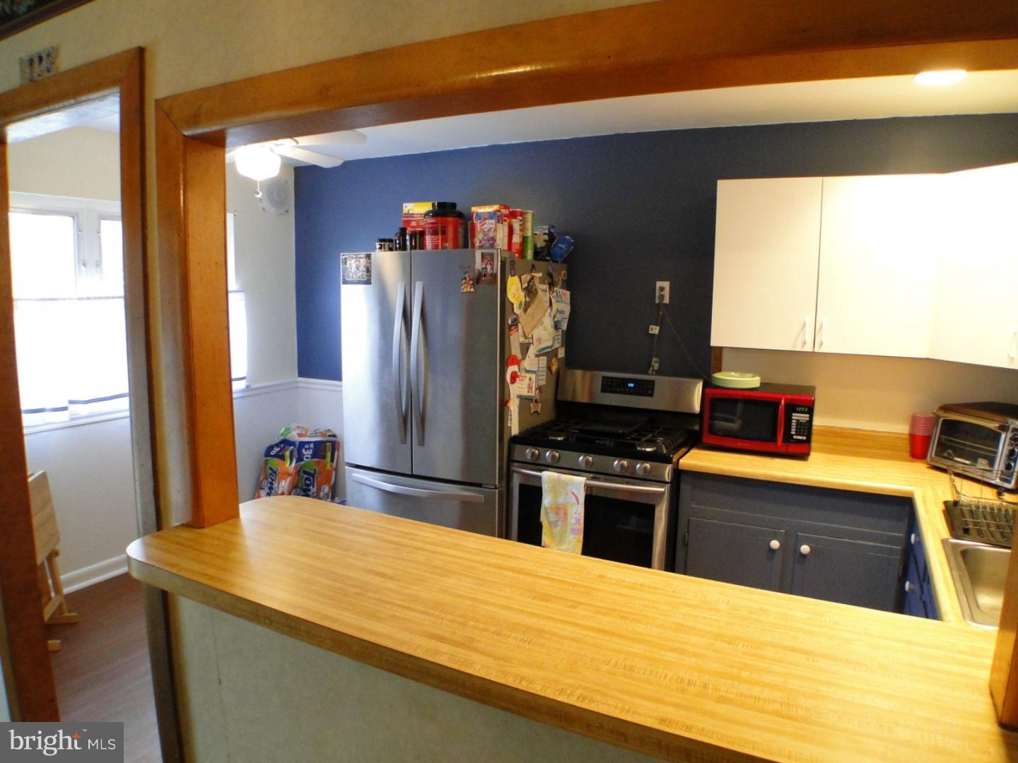 12814 Cabell Road Philadelphia, PA 19154 - Photo 7 of 25 Kitchen
