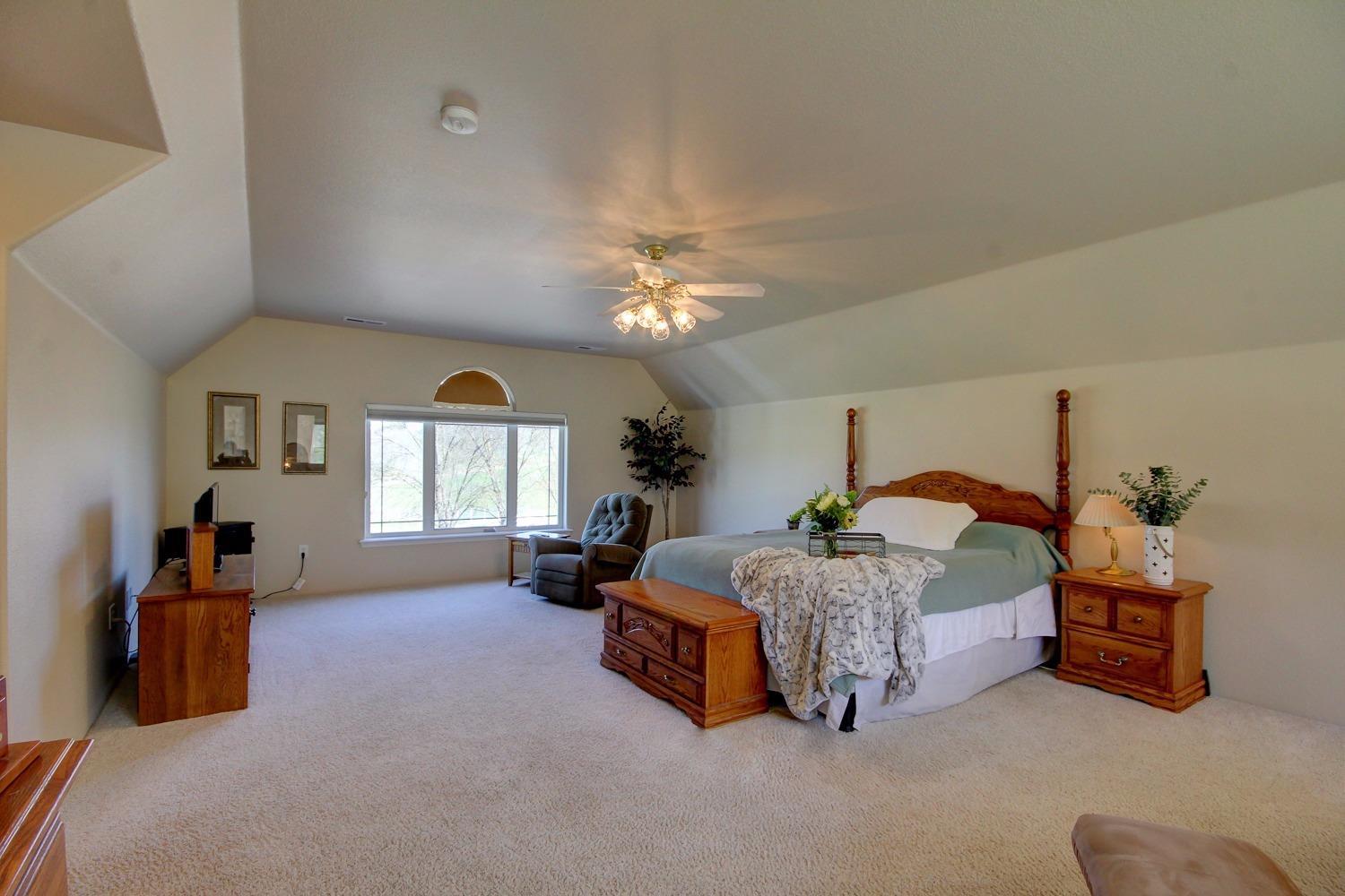 4491 Pioneer Road Medford, OR 97501 - Photo 27 of 34 Massive master suite with stunning views