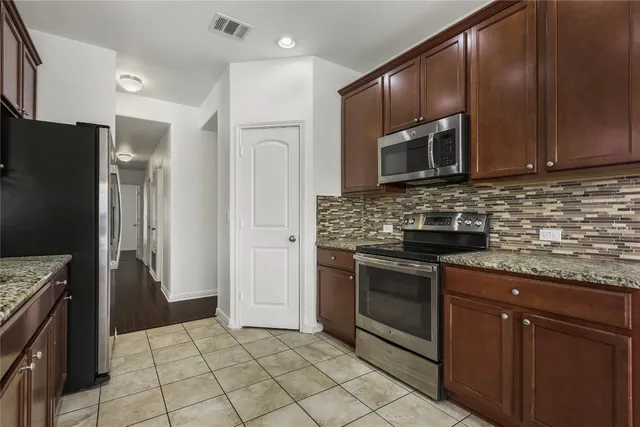 $1,950 | 18105 Bandelier Drive, Pflugerville, TX 78660