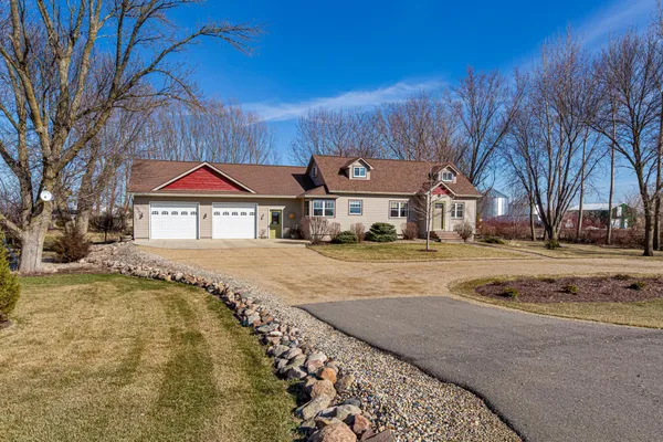 $374,900 | 28674 810th Avenue, Hollandale, MN 56045