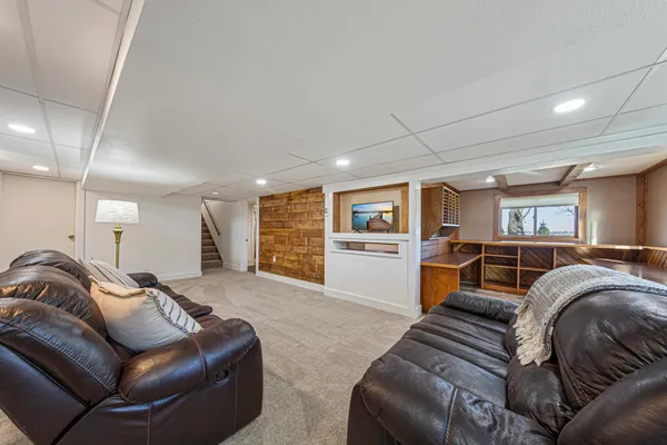 $374,900 | 28674 810th Avenue, Hollandale, MN 56045