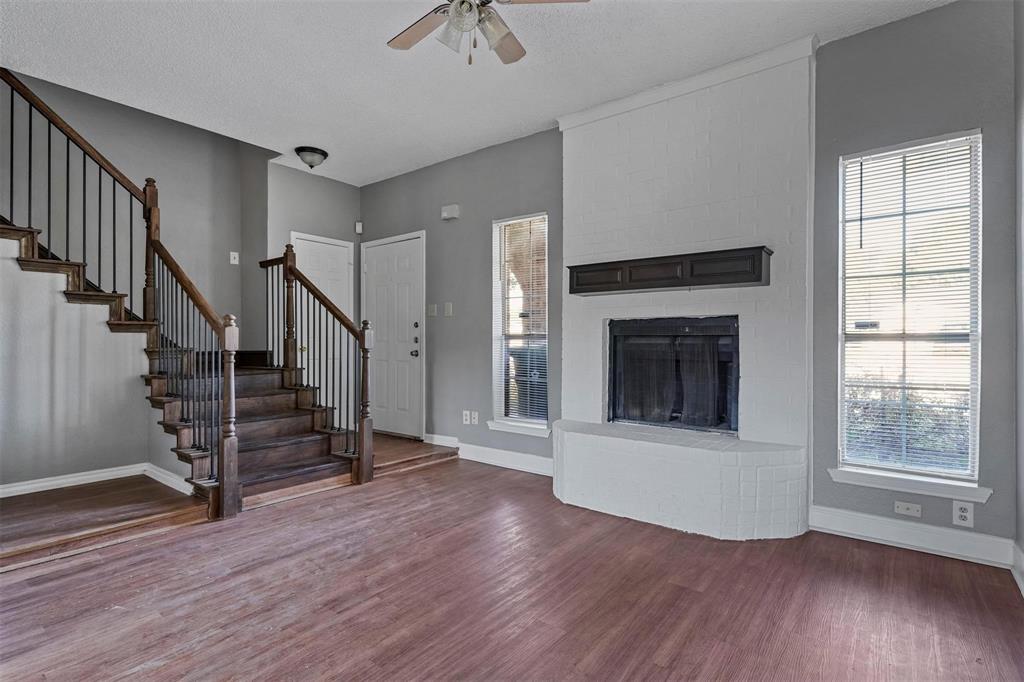 804 Custer Street Arlington, TX 76014 - Photo 3 of 21