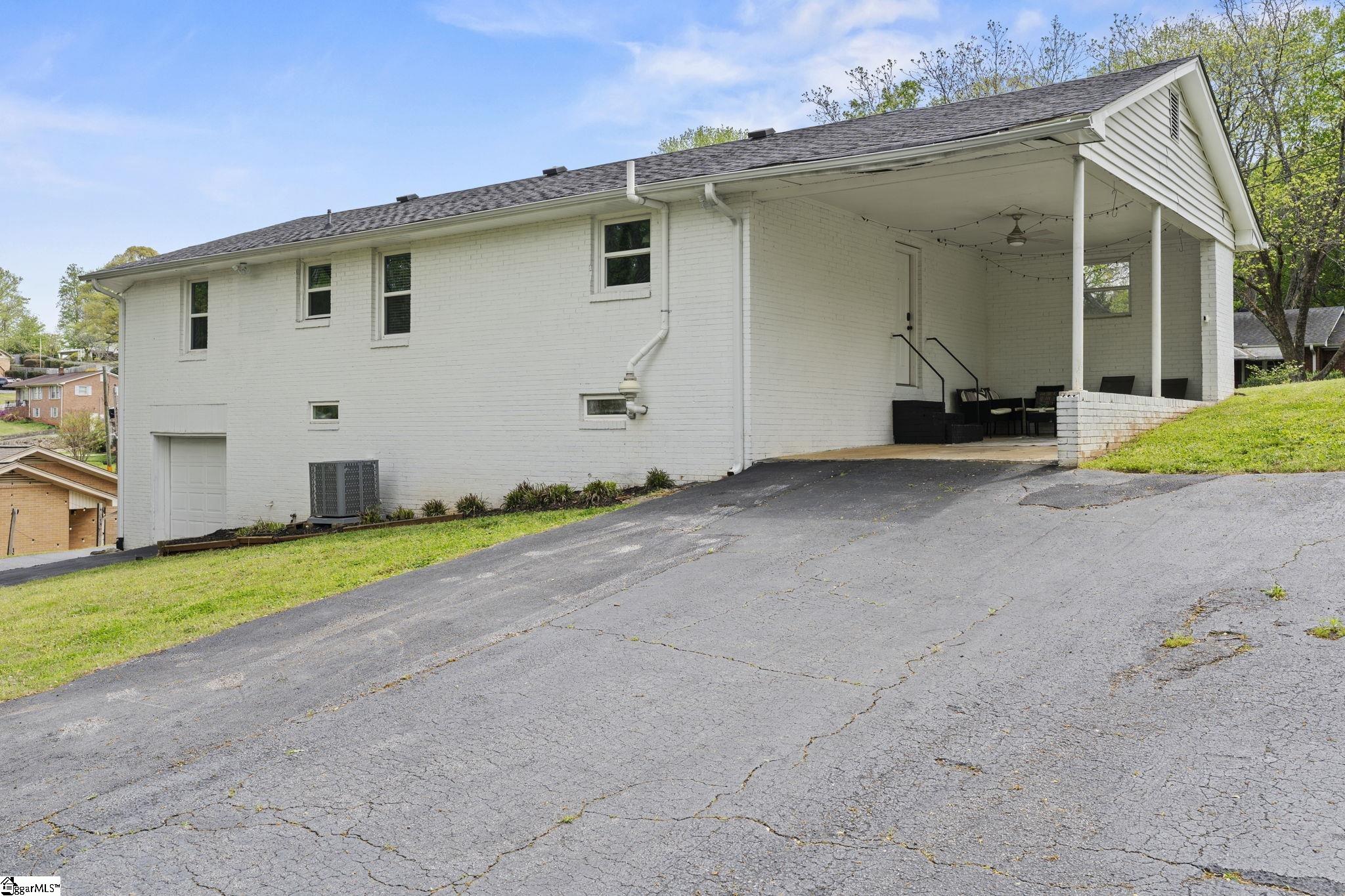 1041 East Perry Road Greenville, SC 29609 - Photo 16 of 20