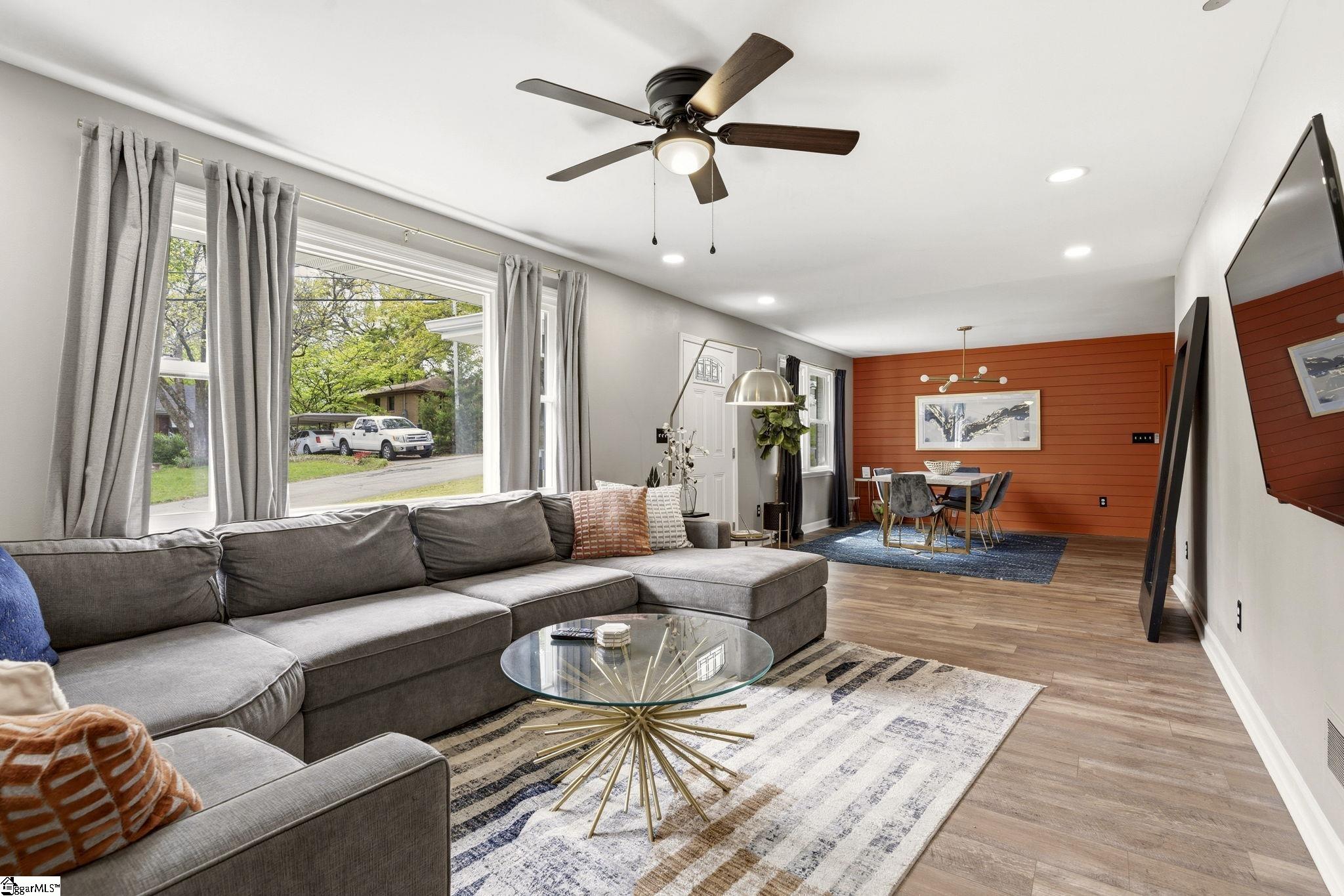 1041 East Perry Road Greenville, SC 29609 - Photo 2 of 20