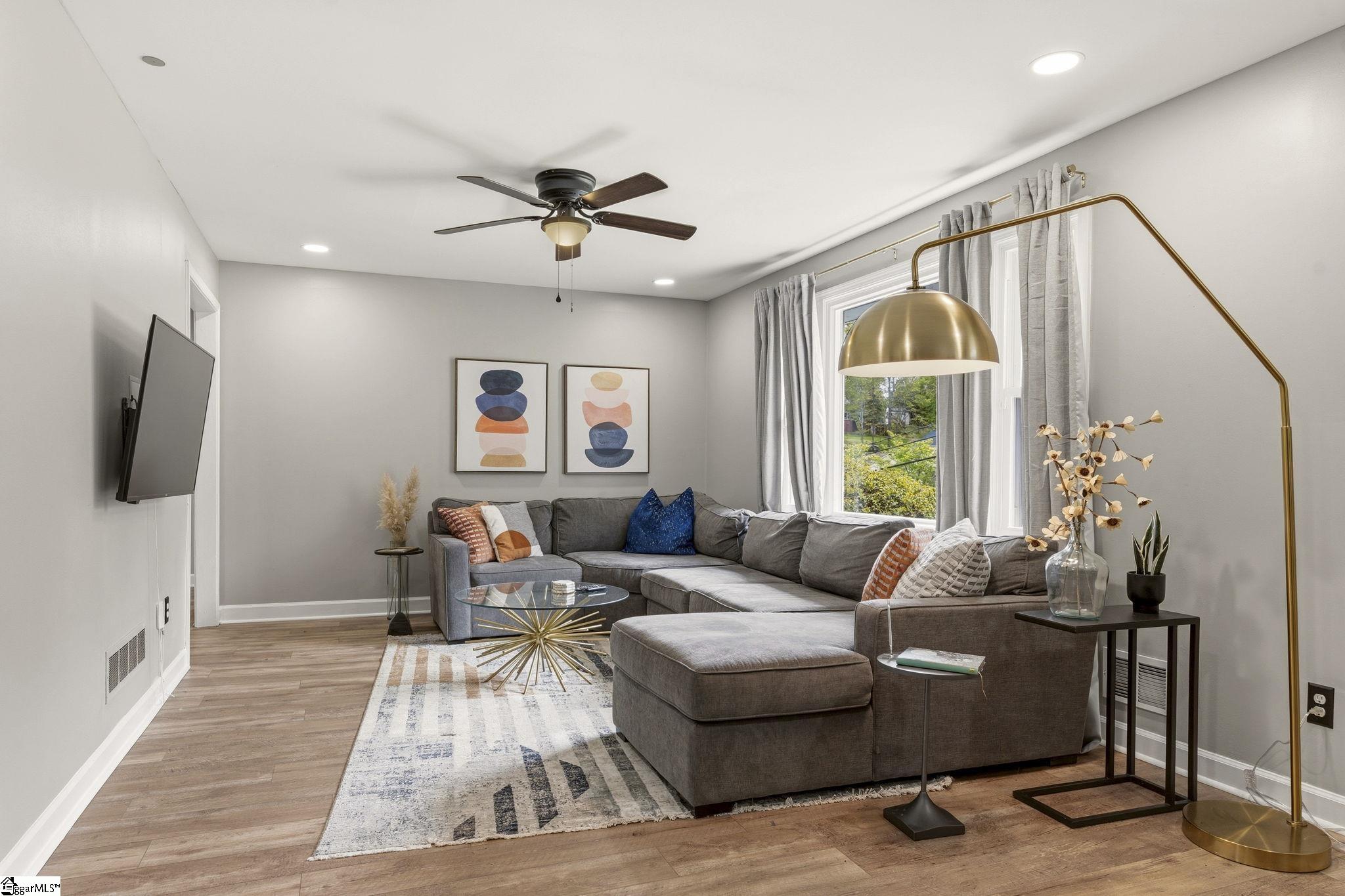 1041 East Perry Road Greenville, SC 29609 - Photo 4 of 20