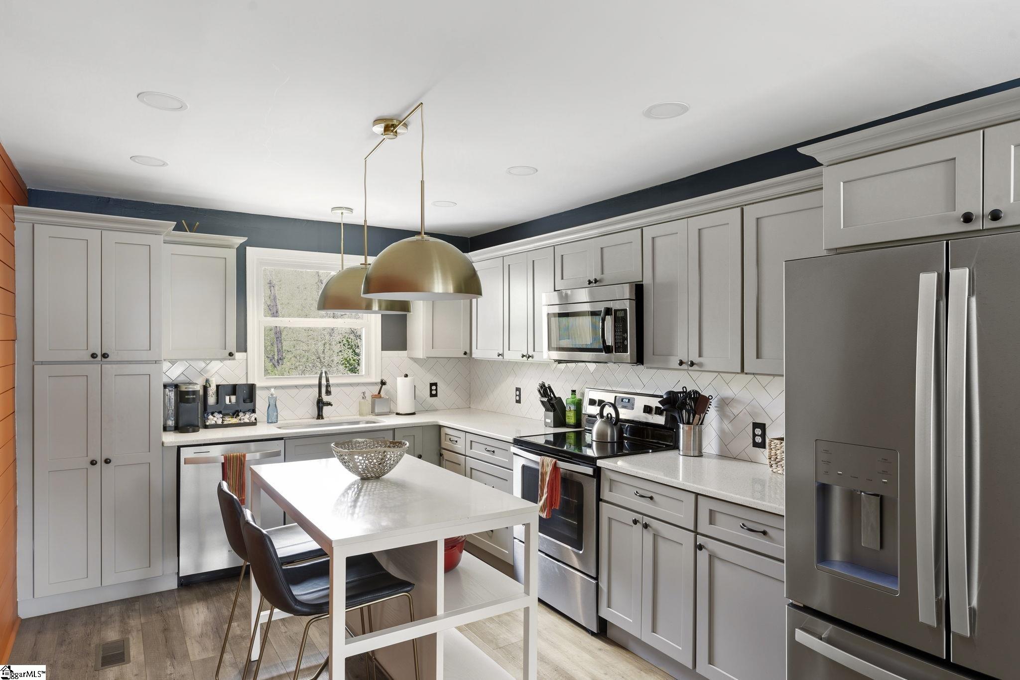 1041 East Perry Road Greenville, SC 29609 - Photo 9 of 20