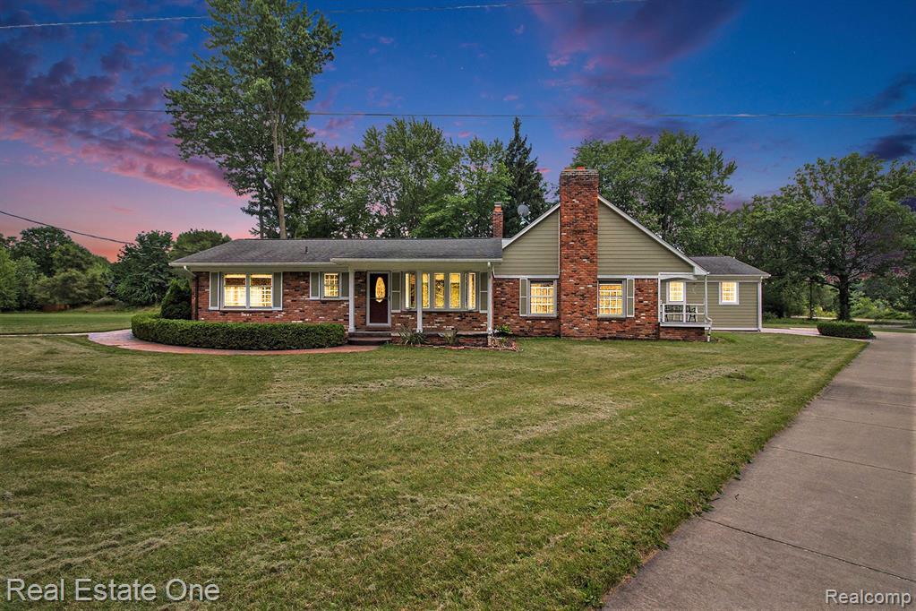 68925 Eight Mile Road South Lyon, MI 48178 - Photo 2 of 44
