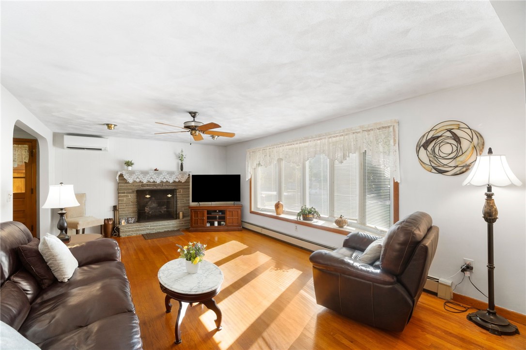 44 Old Post Road Westerly, RI 02891 - Photo 16 of 38 Living Room
