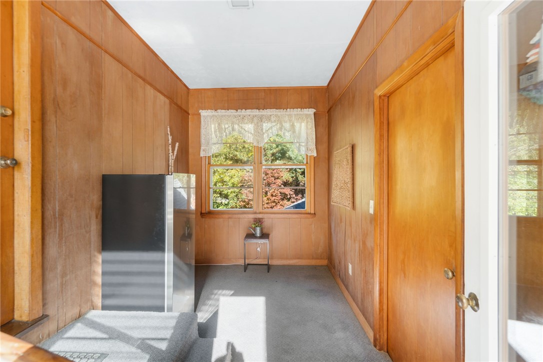 44 Old Post Road Westerly, RI 02891 - Photo 29 of 38 Breezeway/Mudroom