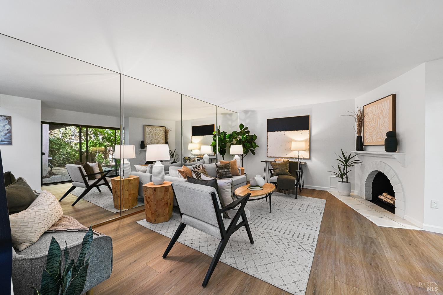 91 Grande Paseo San Rafael, CA 94903 - Photo 11 of 37