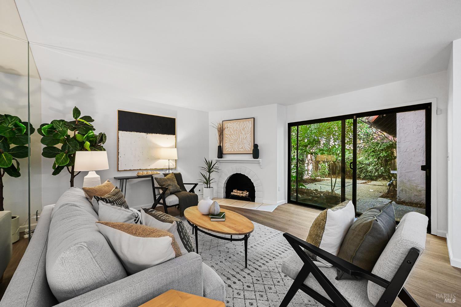 91 Grande Paseo San Rafael, CA 94903 - Photo 13 of 37