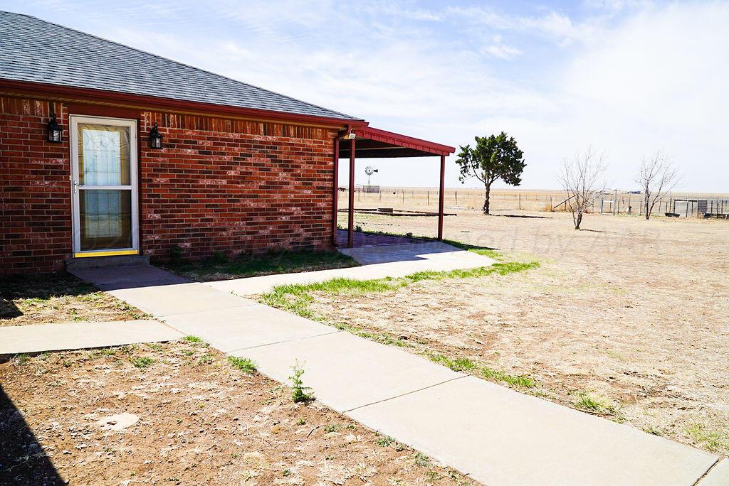 9550 South Blessen Road Amarillo, TX 79119 - Photo 43 of 56 side entry to back LR