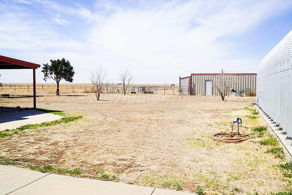 9550 South Blessen Road Amarillo, TX 79119 - Photo 44 of 56 View betweem shop and house