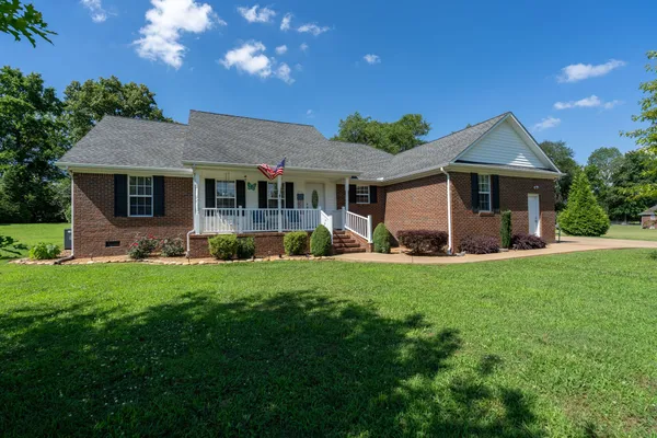 $414,000 | 153 Center Point Drive, Summertown, TN 38483