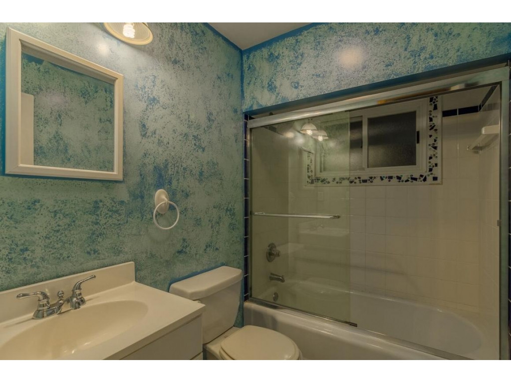 247 Matson Road Jonesborough, TN 37659 - Photo 17 of 23 Bathroom