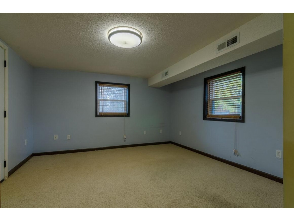247 Matson Road Jonesborough, TN 37659 - Photo 20 of 23 Huge Bedroom 4