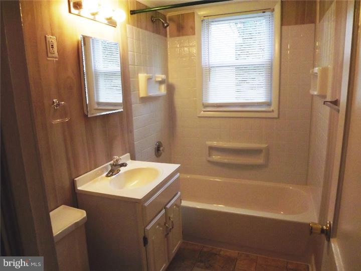 752 Upper Neck Road Pittsgrove, NJ 08318 - Photo 19 of 25 Bathroom