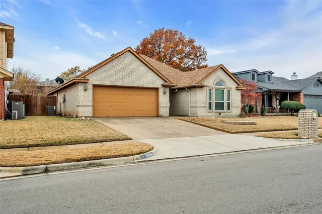 $2,000 | 8464 Ruthette Drive, North Richland Hills, TX 76182