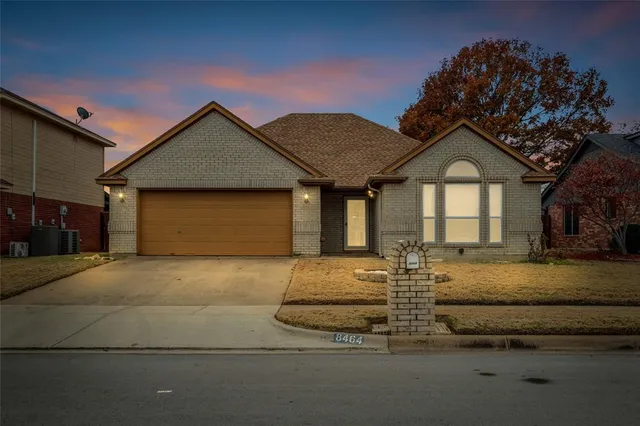$2,000 | 8464 Ruthette Drive, North Richland Hills, TX 76182