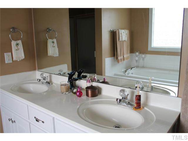 20 Alfred Court Raleigh, NC 27603 - Photo 6 of 7 Master Bath/Spa