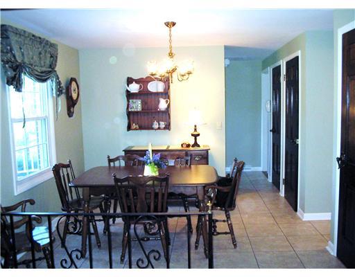 Kitchen. EATING AREA NEXT TO KITCHEN AND FAMILY ROOM