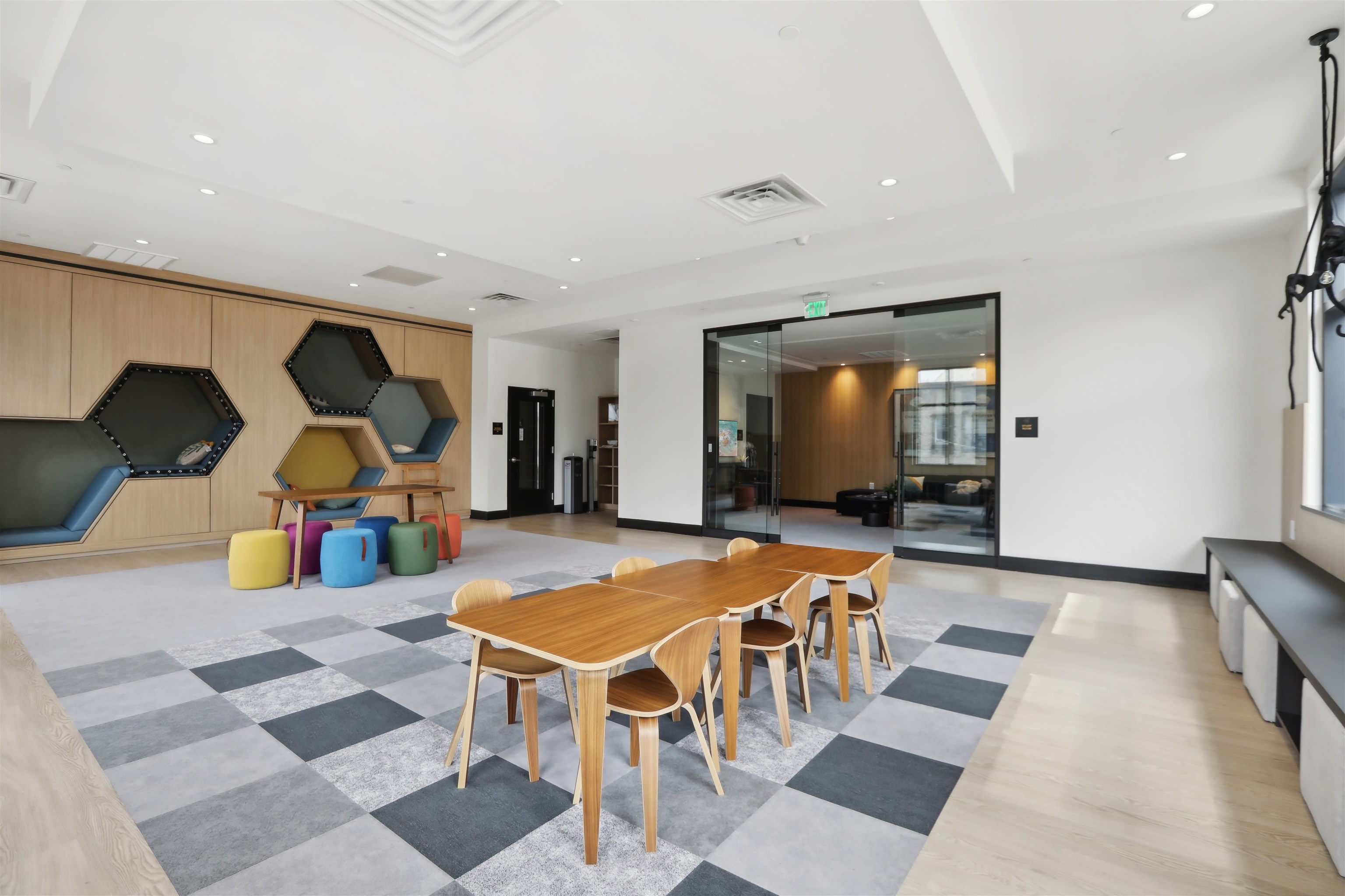 32 Oakland Avenue, Unit 1504 Jersey City, NJ 07306 - Photo 25 of 50 a outdoor space with furniture