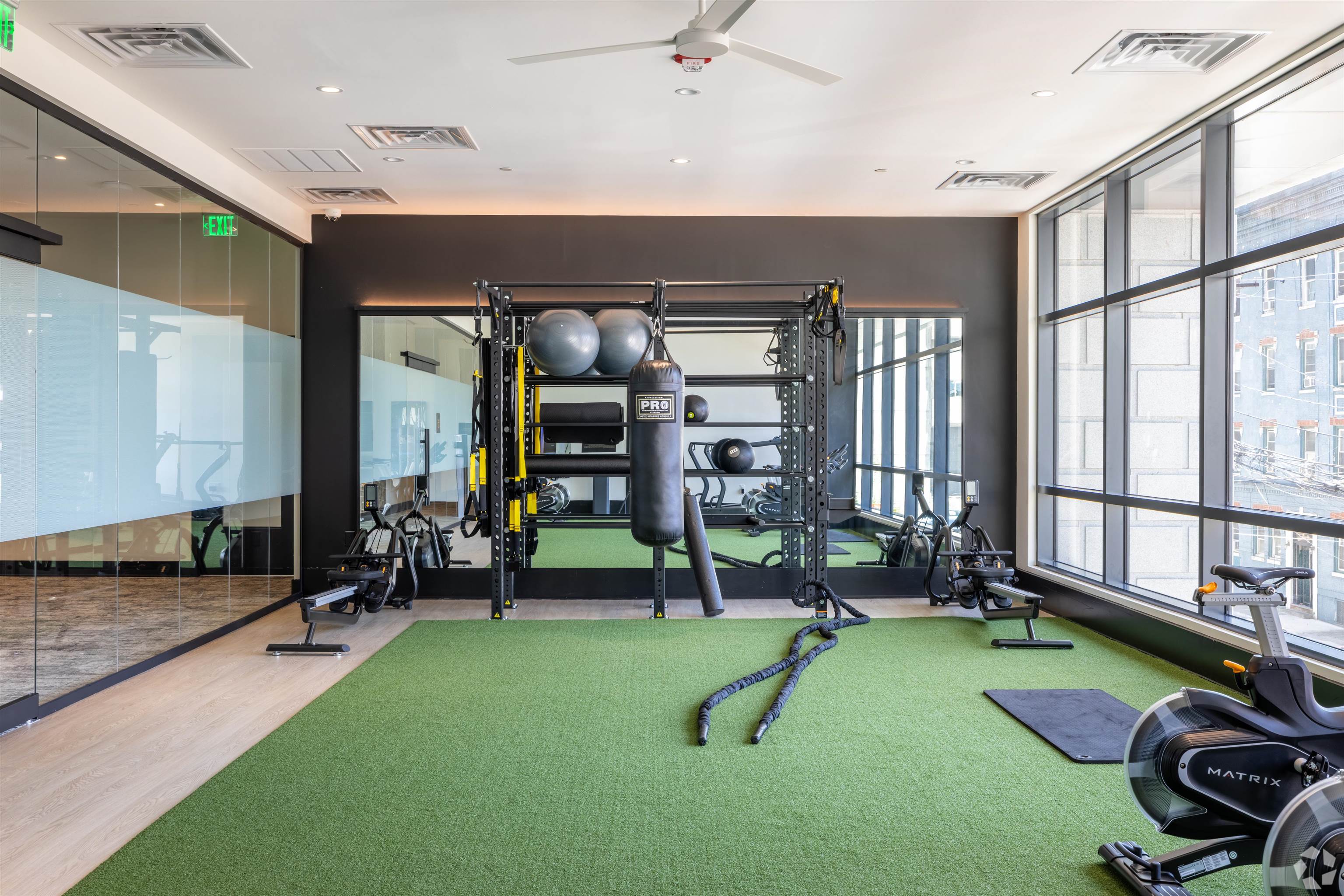 32 Oakland Avenue, Unit 1504 Jersey City, NJ 07306 - Photo 37 of 50 a view of gym