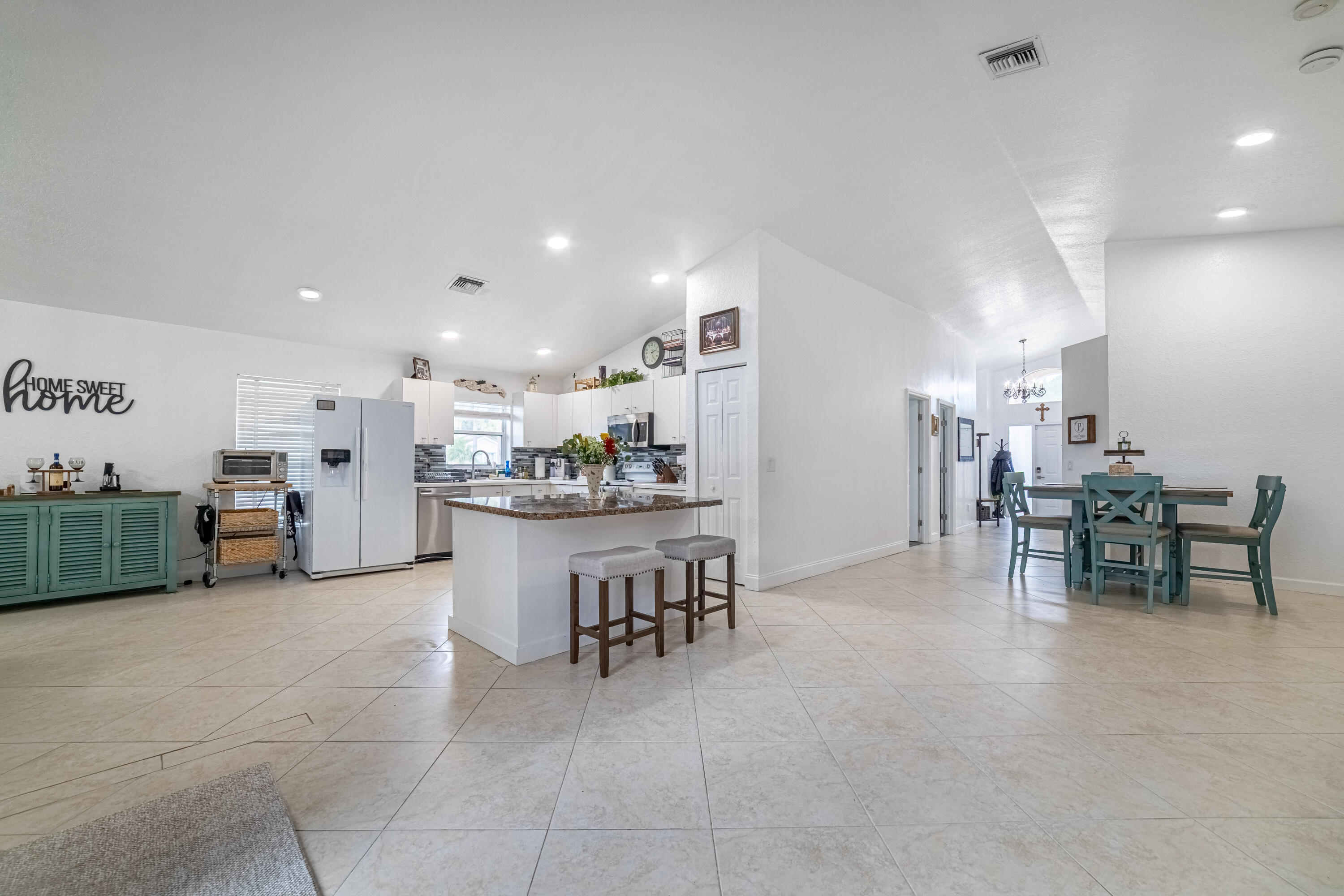 22740 Royal Crown Terrace East Boca Raton, FL 33433 - Photo 5 of 37 Kitchen-Dining Area