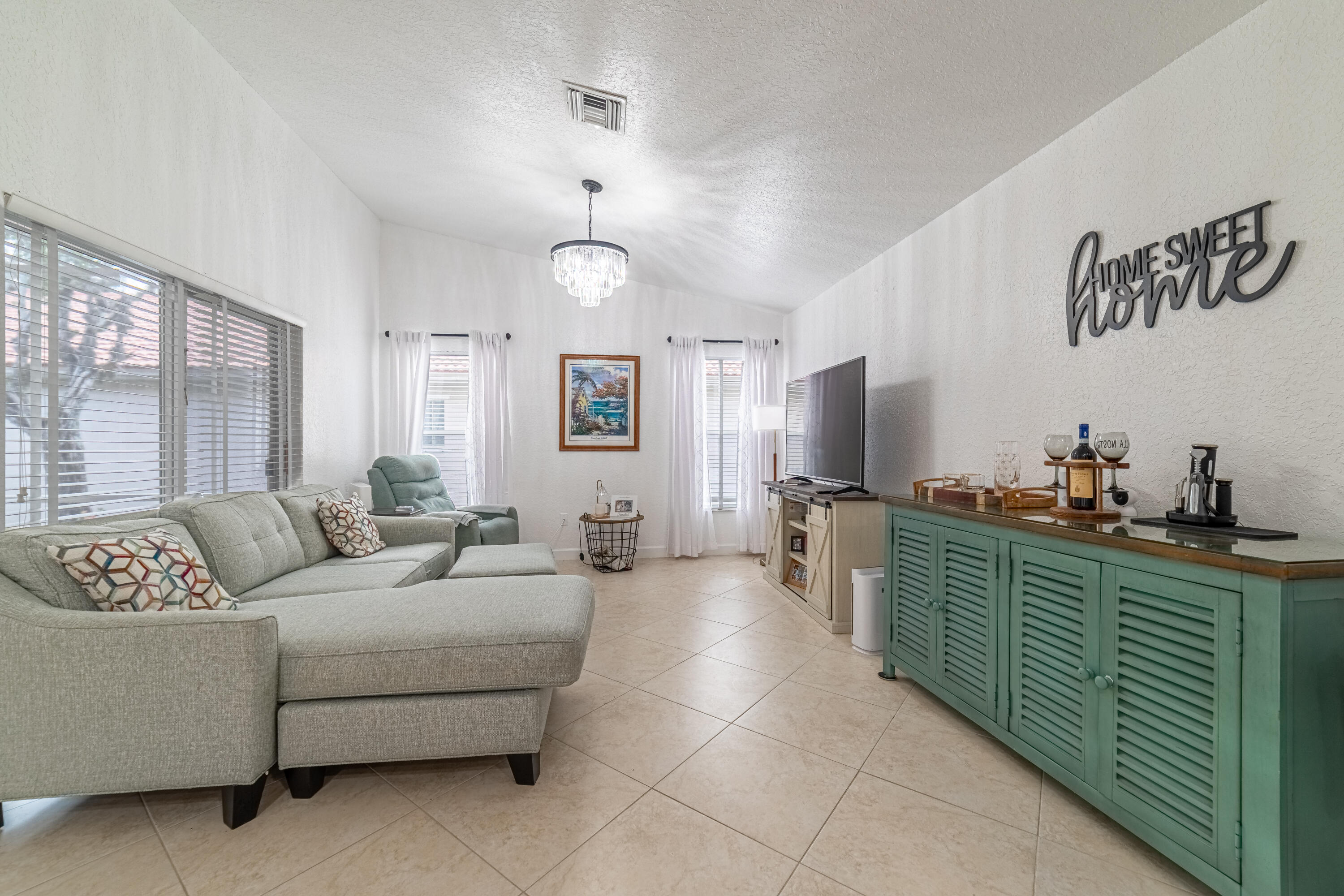 22740 Royal Crown Terrace East Boca Raton, FL 33433 - Photo 10 of 37 Livingroom