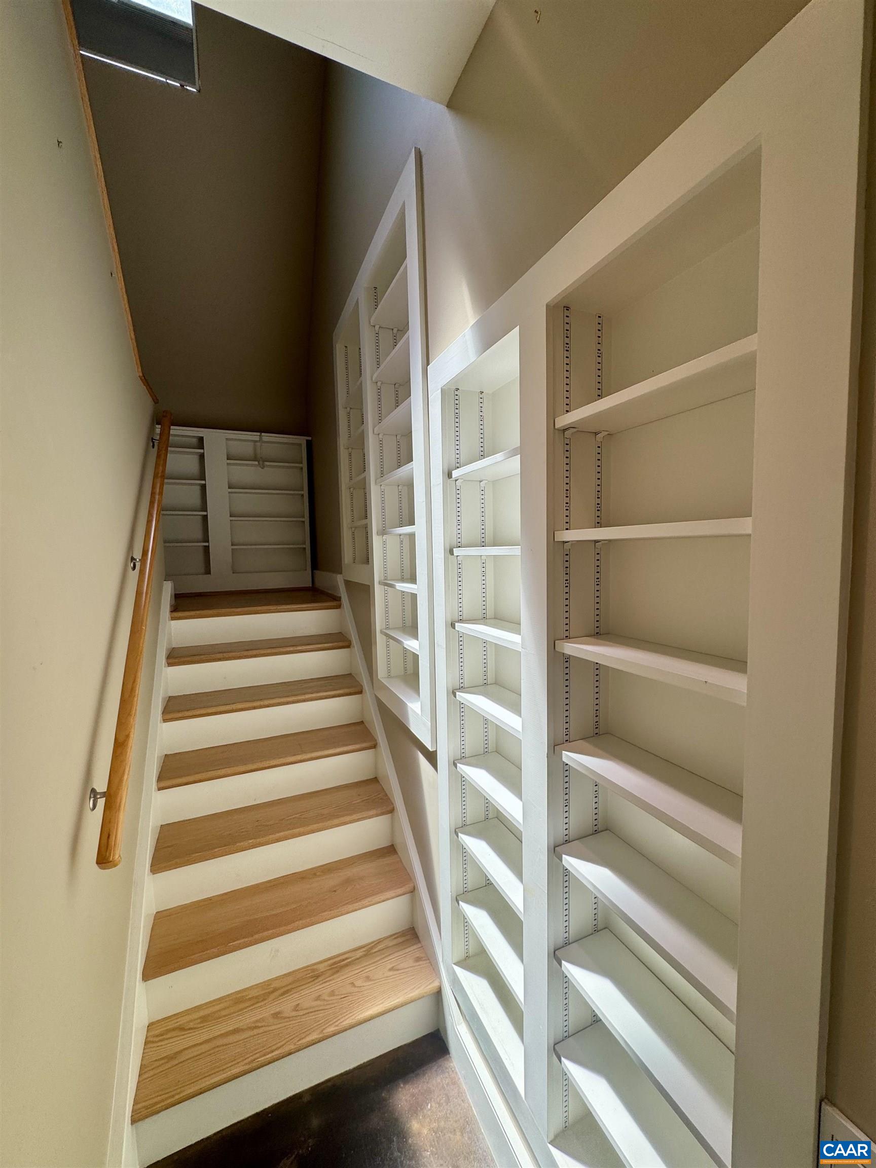 889 Old Garth Road Charlottesville, VA 22901 - Photo 33 of 35 a view of entryway