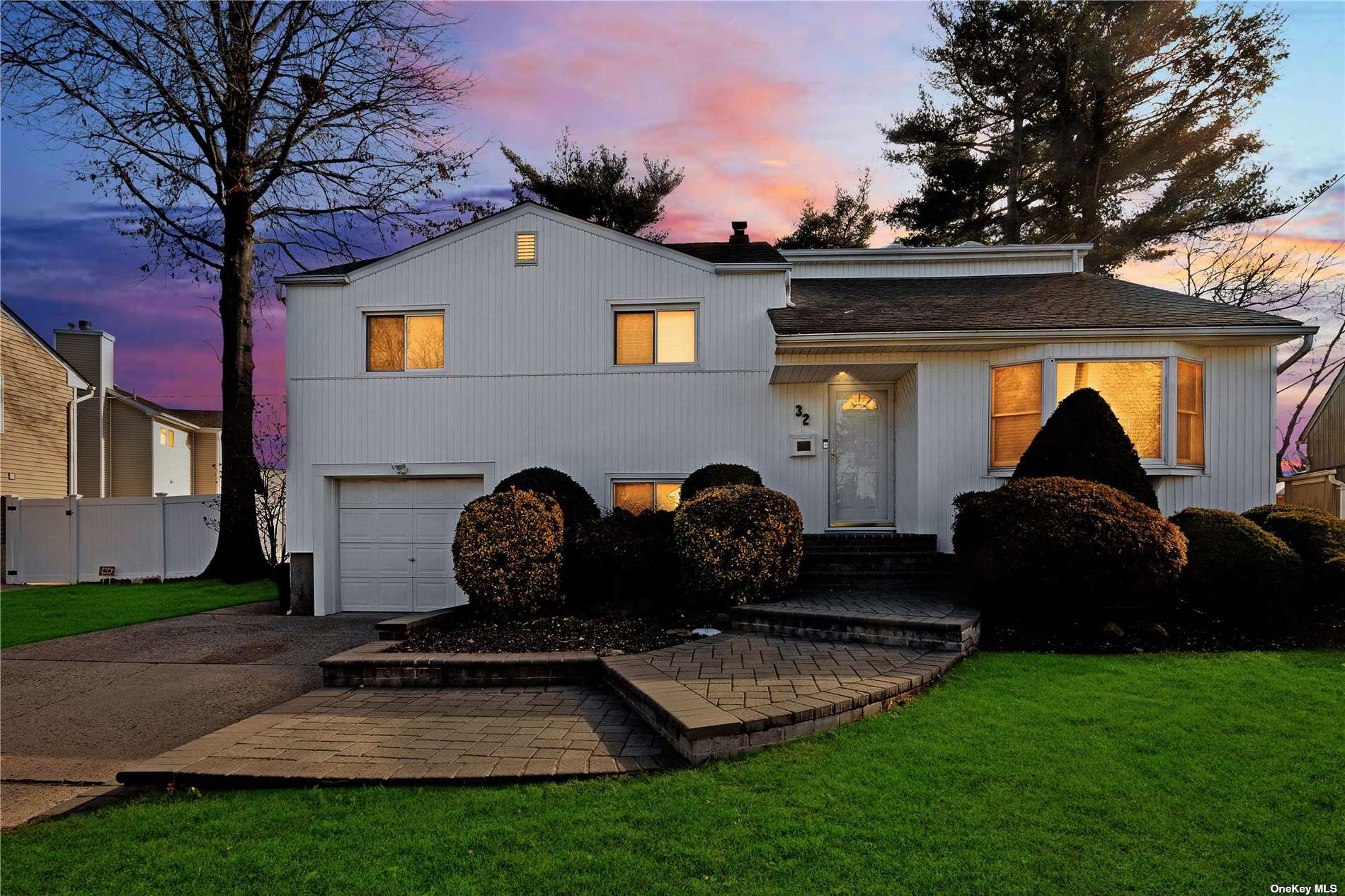 32 Lincrest Street, Syosset, NY 11791 Compass