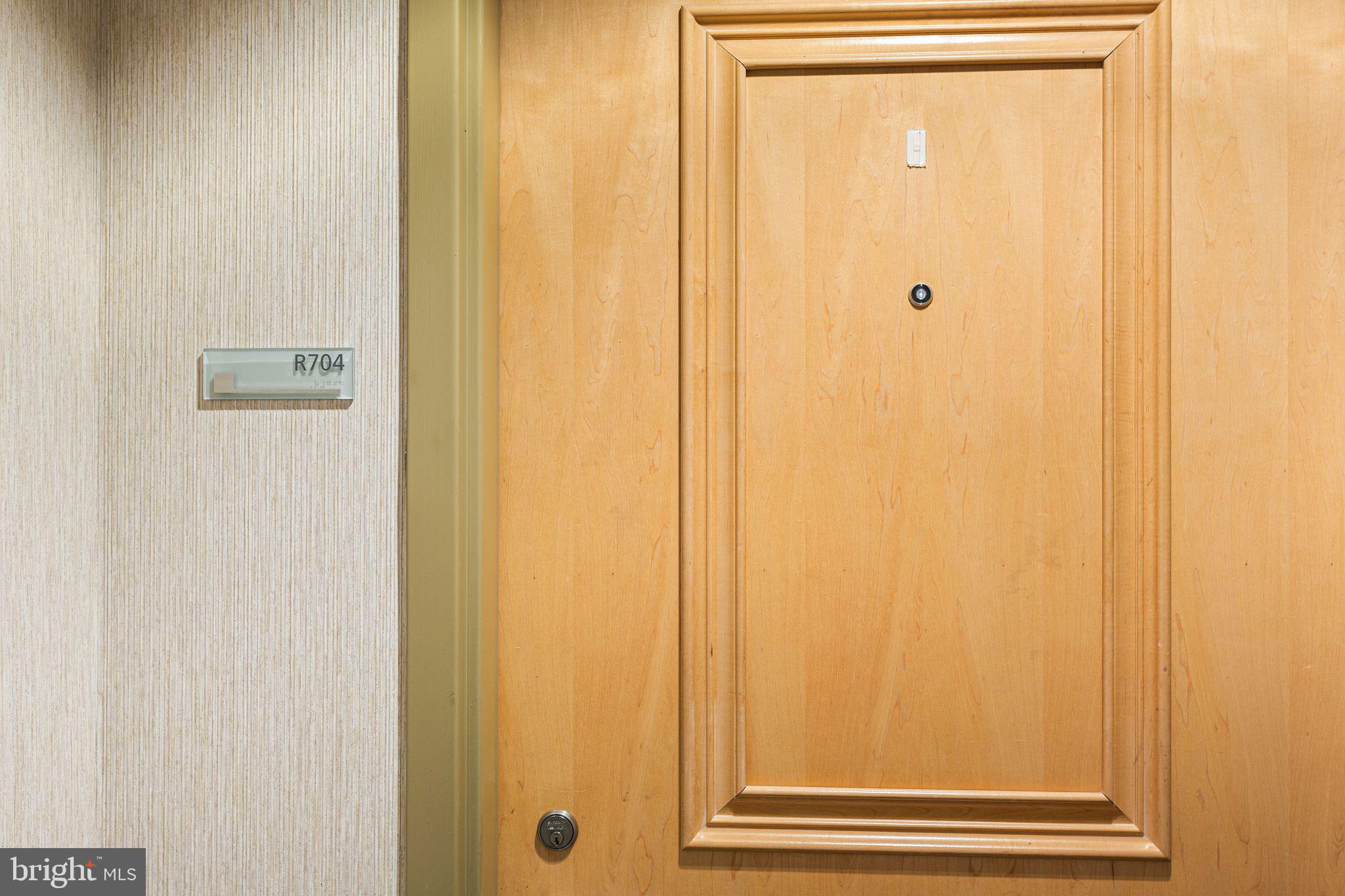 901 North Penn Street, Unit R704 Philadelphia, PA 19123 - Photo 18 of 41 a view of a elevator