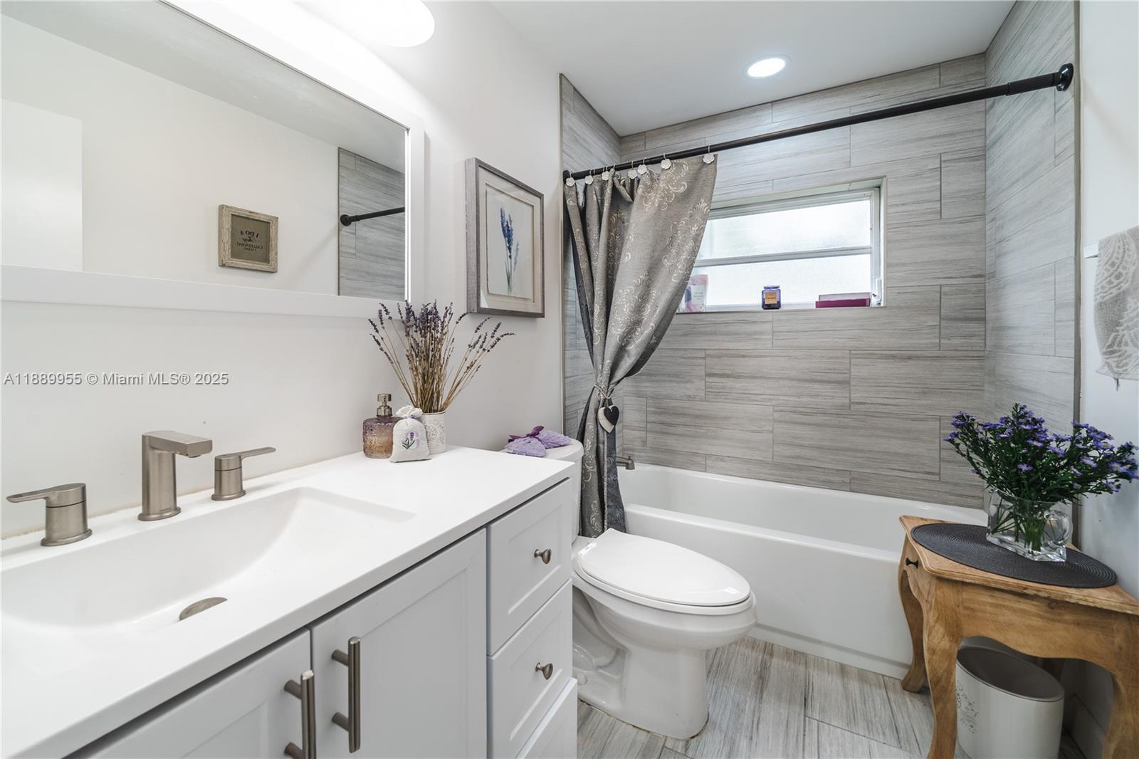 7747 Cloverfield Circle Boca Raton, FL 33433 - Photo 16 of 40 Gallery Image 16