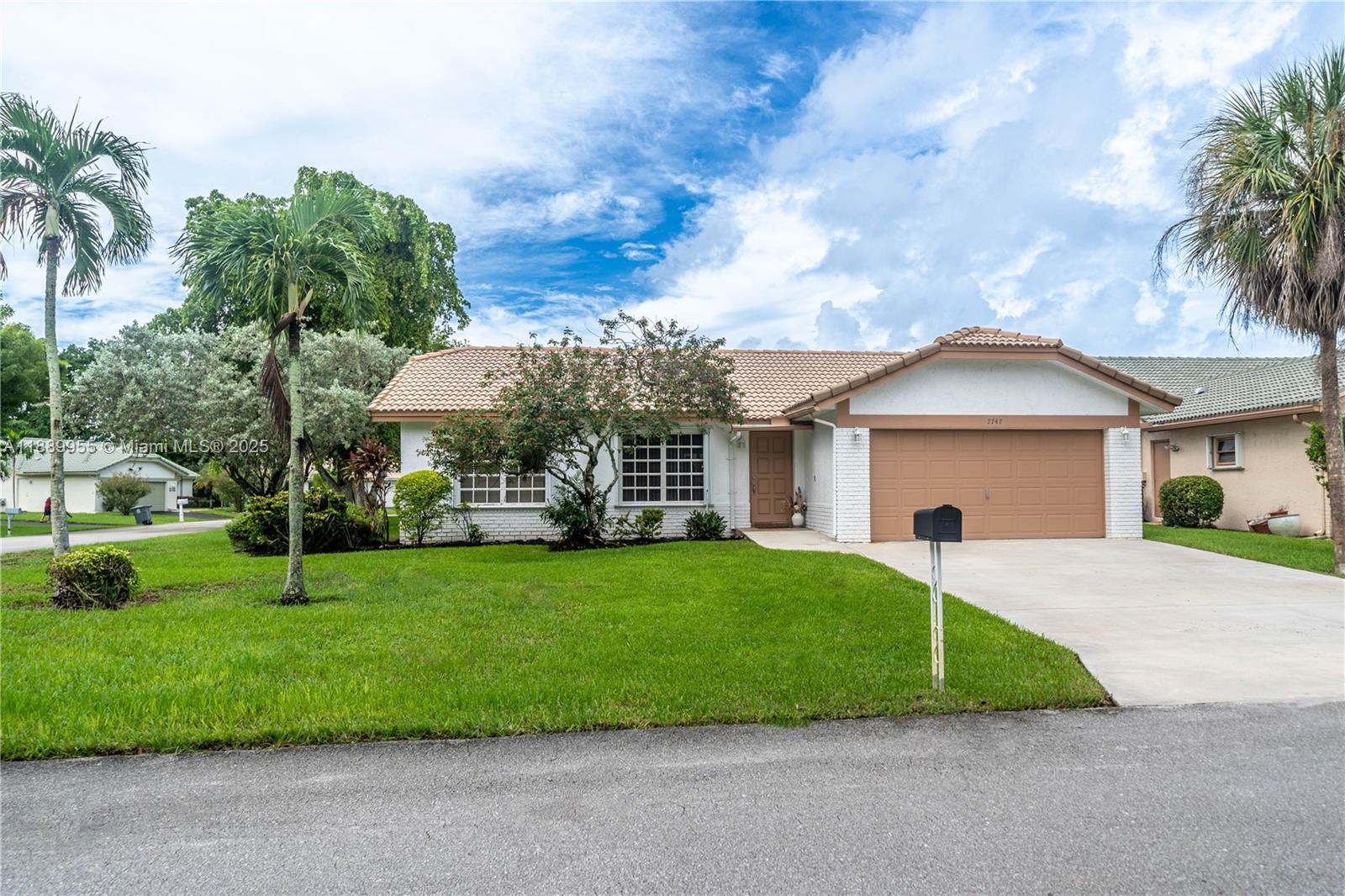 7747 Cloverfield Circle Boca Raton, FL 33433 - Photo 2 of 40 Gallery Image 2