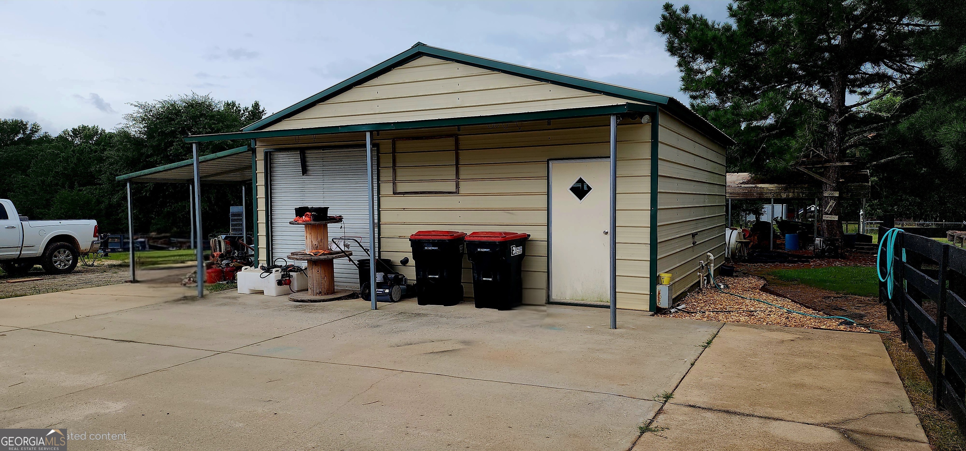 1579 Bates Road Concord, GA 30206 - Photo 15 of 52 a view of a car garage