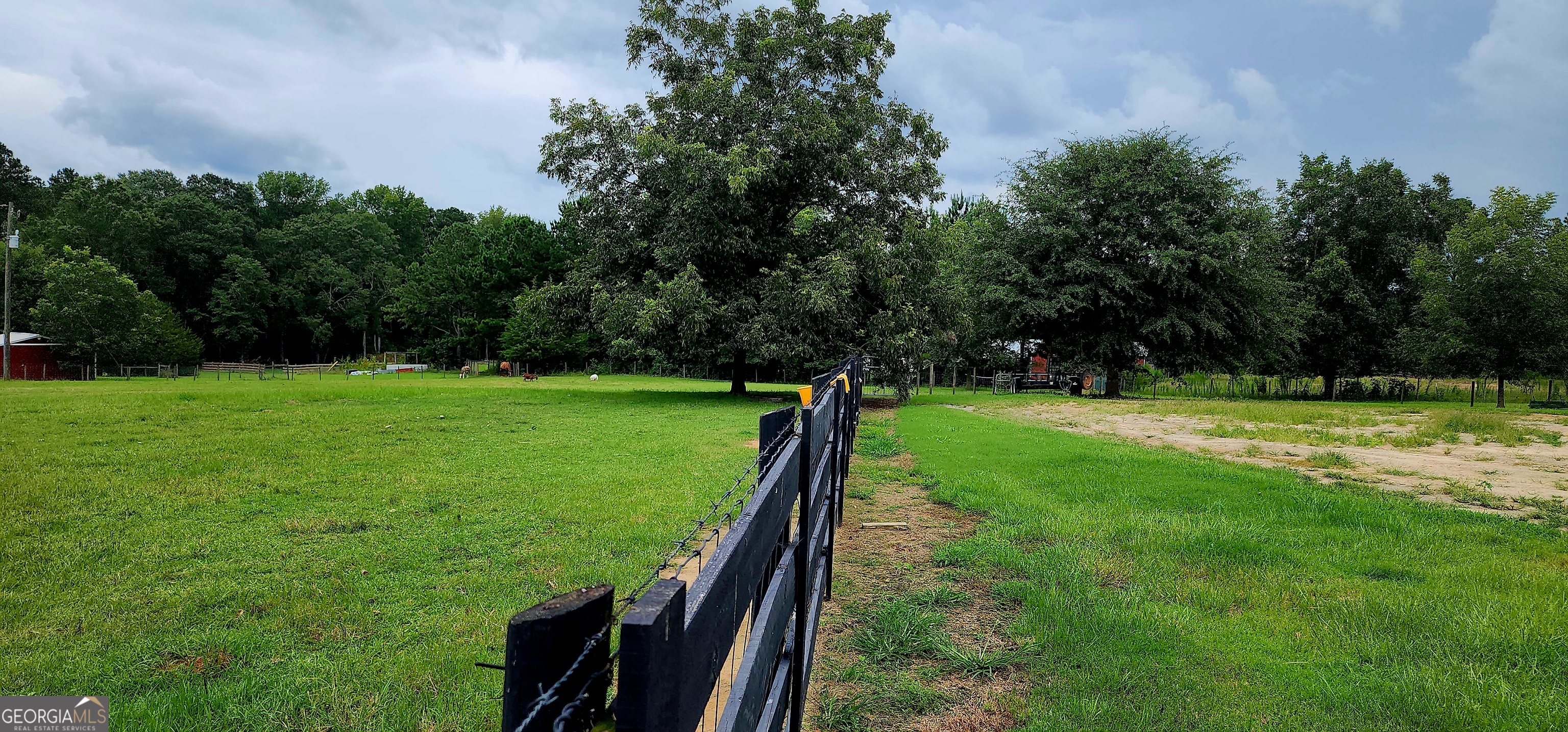 1579 Bates Road Concord, GA 30206 - Photo 45 of 52 a view of a golf course with a park