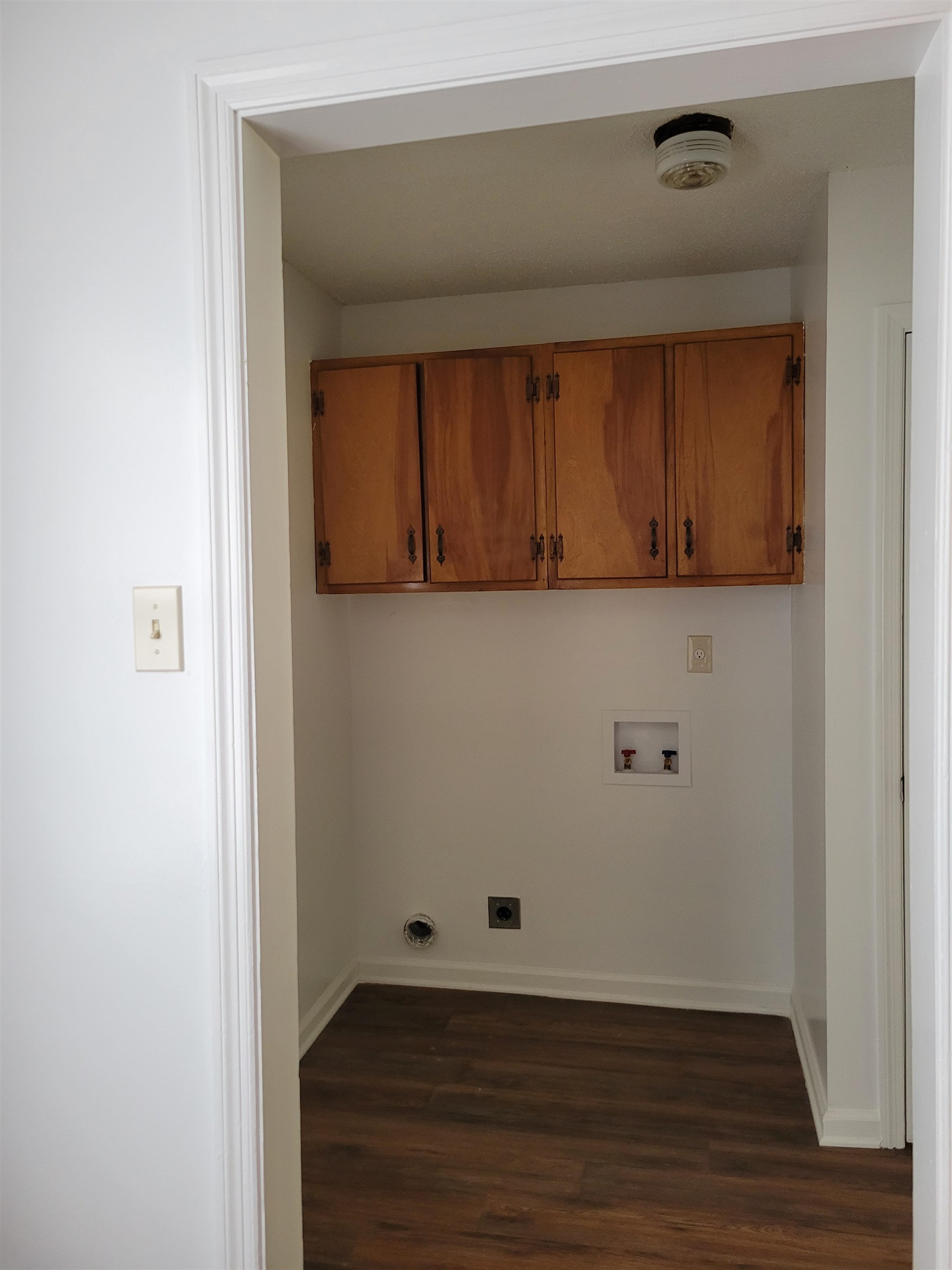 3415 Adrick Road Memphis, TN 38128 - Photo 3 of 22 a view of cupboard
