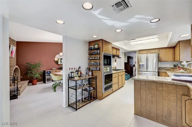 $2,798 | 2400 La Solana Way, Las Vegas, NV 89102